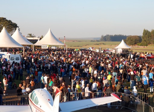 Aerofest 2026 marcou o feriado do padroeiro de Leme