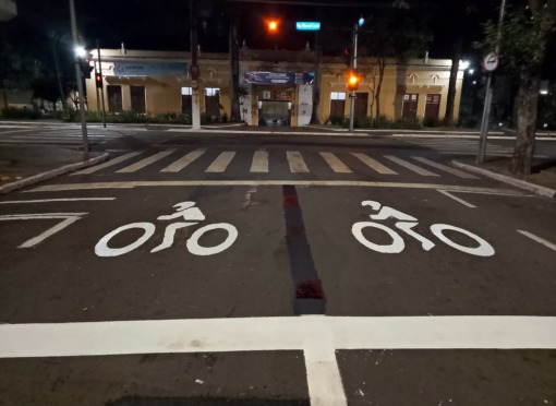 Leme implanta área exclusiva de espera para motociclistas e ciclistas nos cruzamentos semaforizados da Avenida 29 de Agosto
